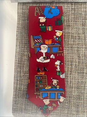 Snoopy Peanuts Santa’s Workshop Silk Men’s Christmas Necktie Red Holiday Dad